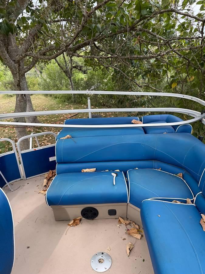 Used 2014 Sun Catcher G3 Pontoon – Yamaha 90 HP 4-Stroke – 500 Hours – Trolling Motor