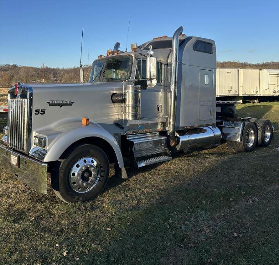 Used 1999 KENWORTH W900 Sleeper Semi Truck