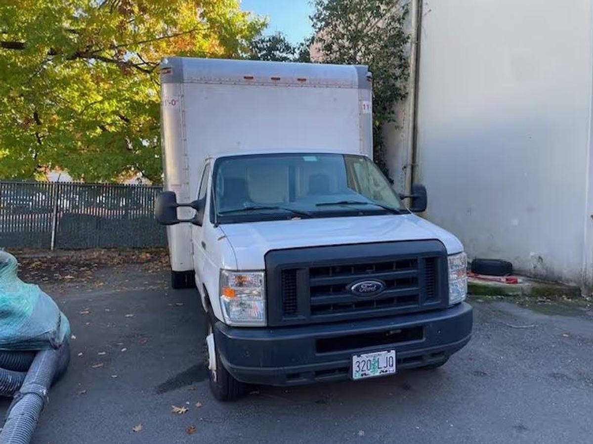 Used 2018 Ford E350 Super Duty Cutaway Box Truck