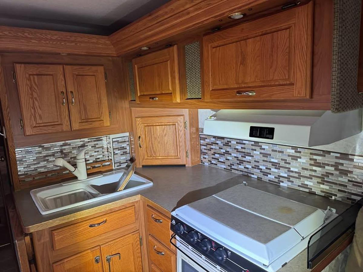 Used 2004 Bigfoot 30MH29SL Class C Motorhome