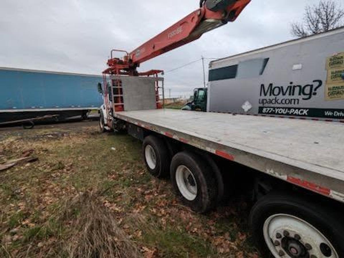 Used 2006 Sterling 9500 Knuckelboom Truck