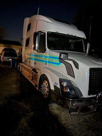 Used 2018 Volvo VNL64T780