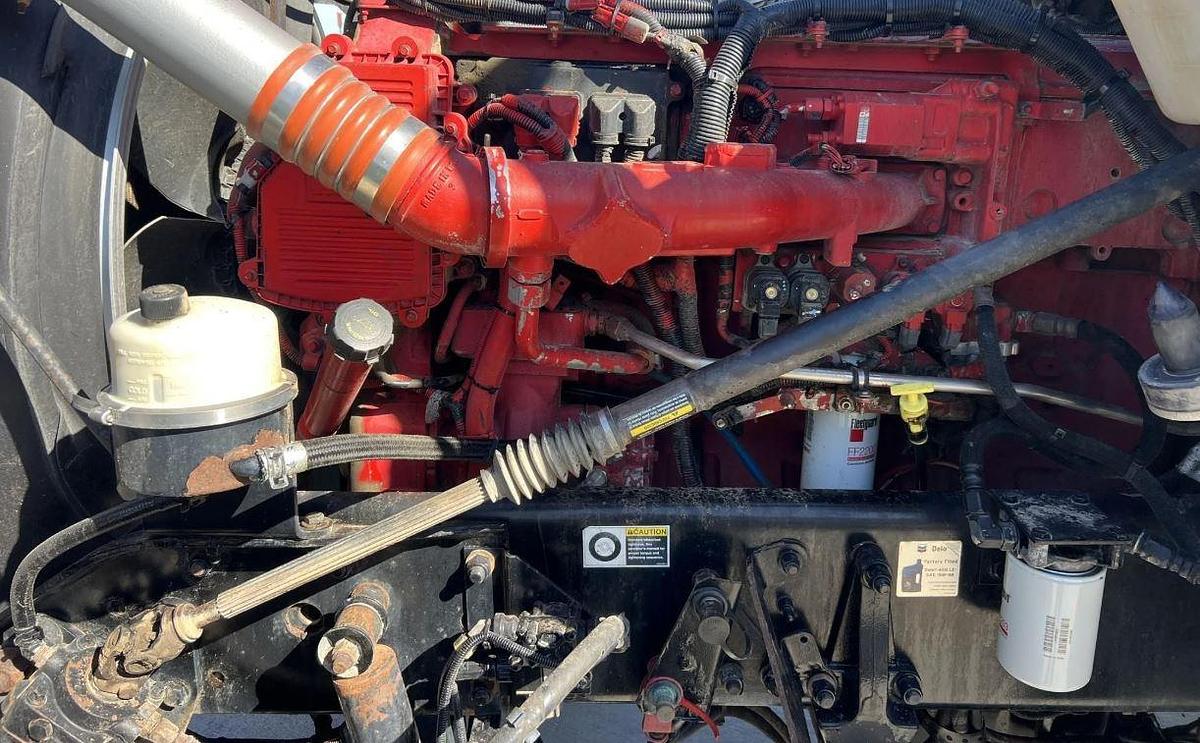 Used 2010 Kenworth W900L Sleeper Semi Truck