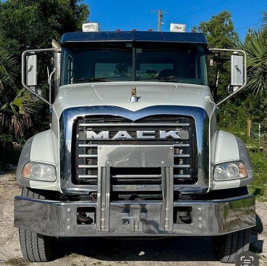 Used 2018 MACK GRANITE GU813