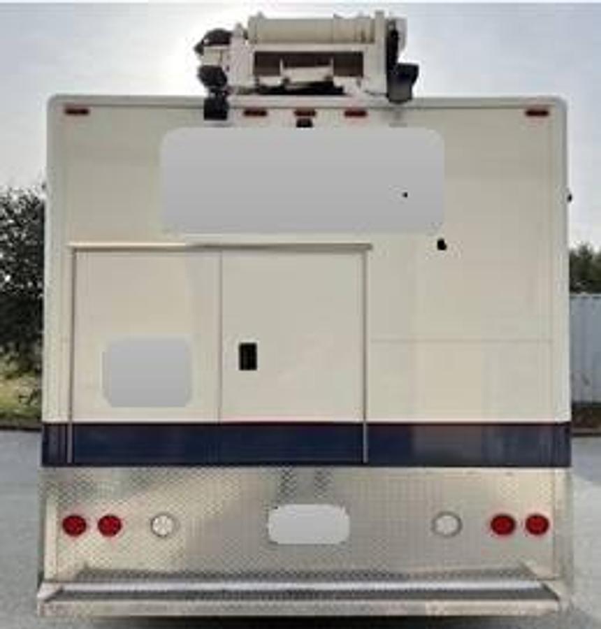 Used 2015 Kenworth T370 Truck with Box & Generator