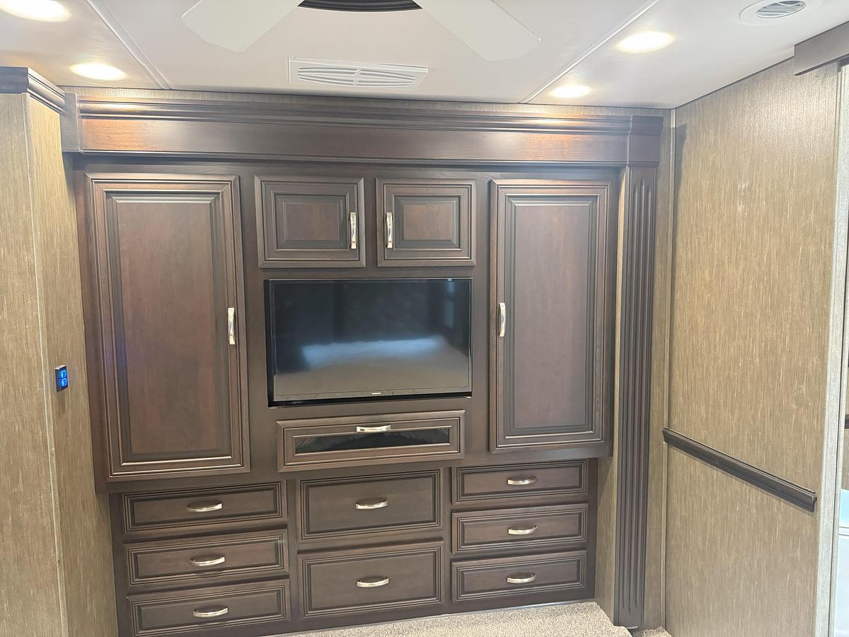 Used 2018 Forest River Berkshire XL 40C