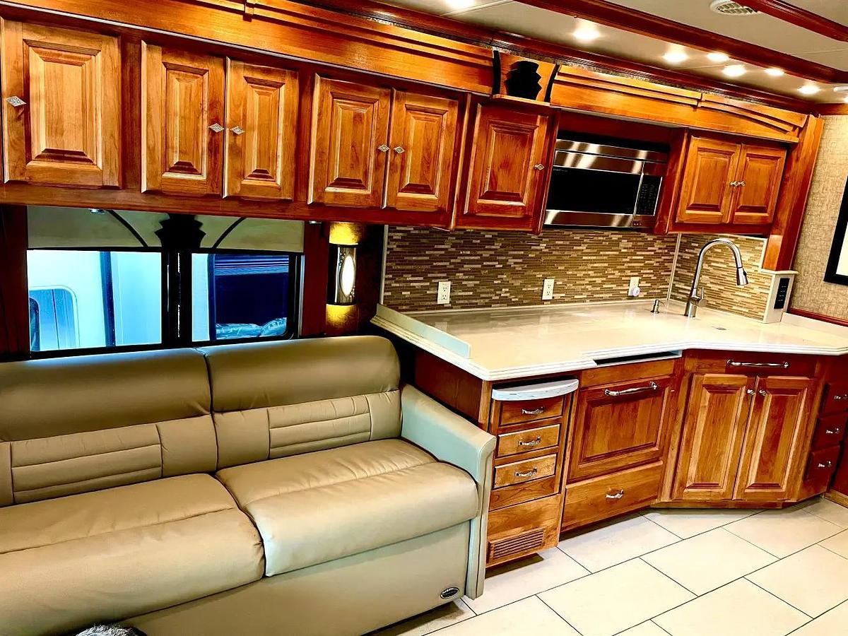 Used 2015 Tiffin Phaeton 40QTH
