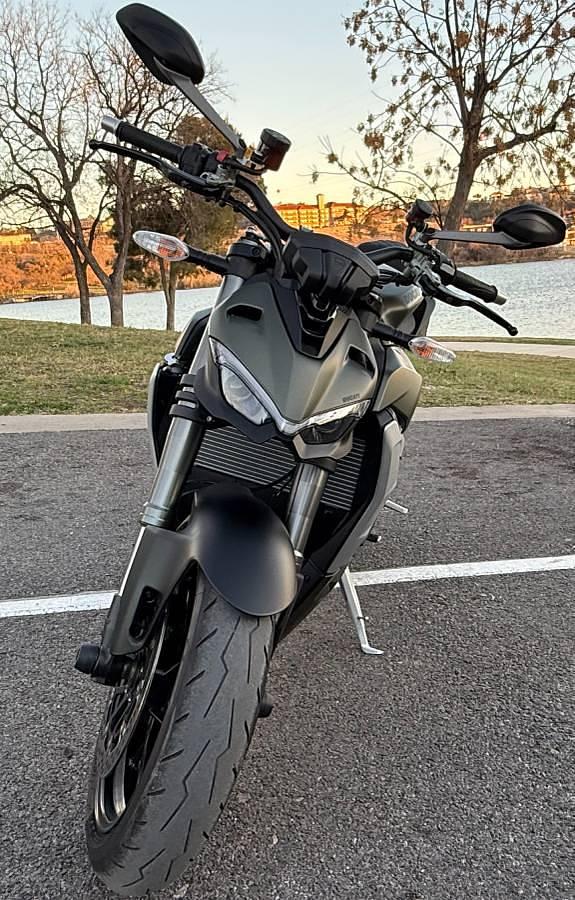 Used 2023 Ducati Streetfighter V2