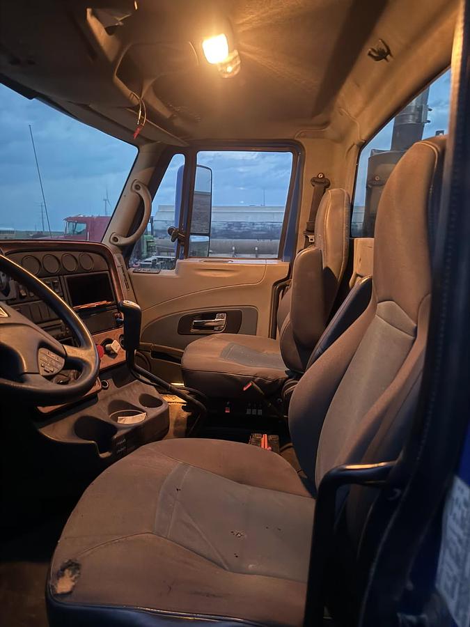 Used 2010 International Prostar Day Cab Semi Truck