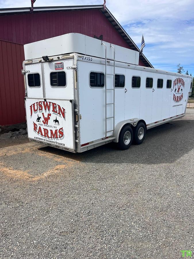 Used 2003 Exiss 6-Horse Gooseneck Trailer