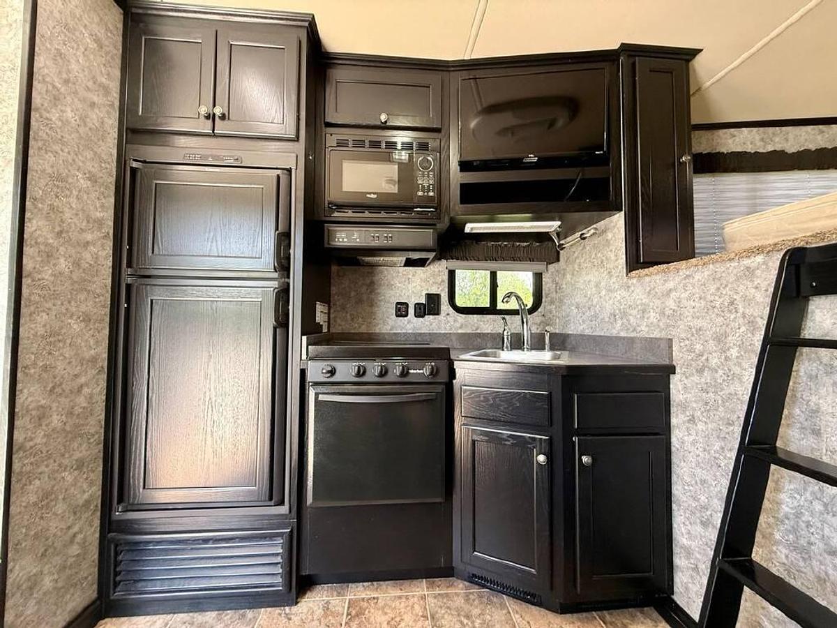 Used 2016 Atc Quest X Living Quarters Trailer