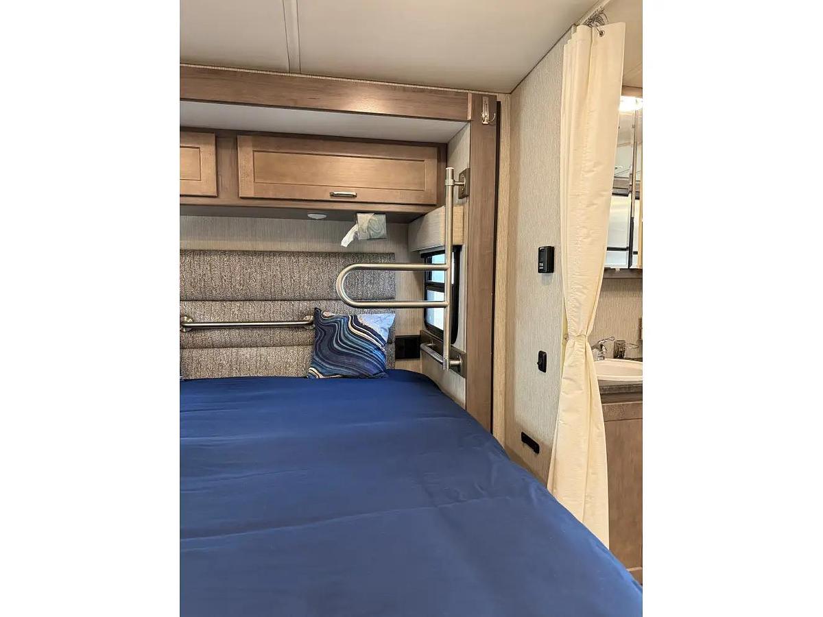 Used 2021 Winnebago Adventurer 30T Class A Motorhome