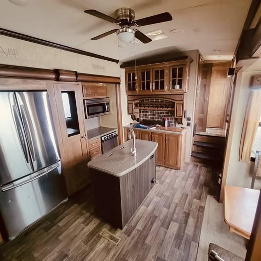 Used 2016 Keystone Montana 3791RD