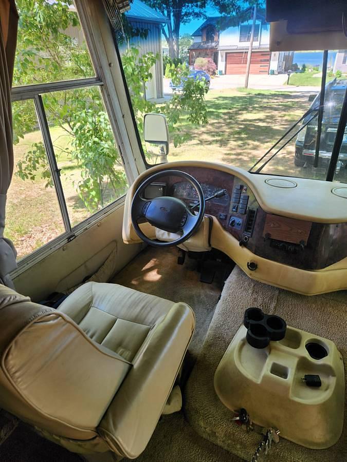 Used 2001 Damon Motorhome