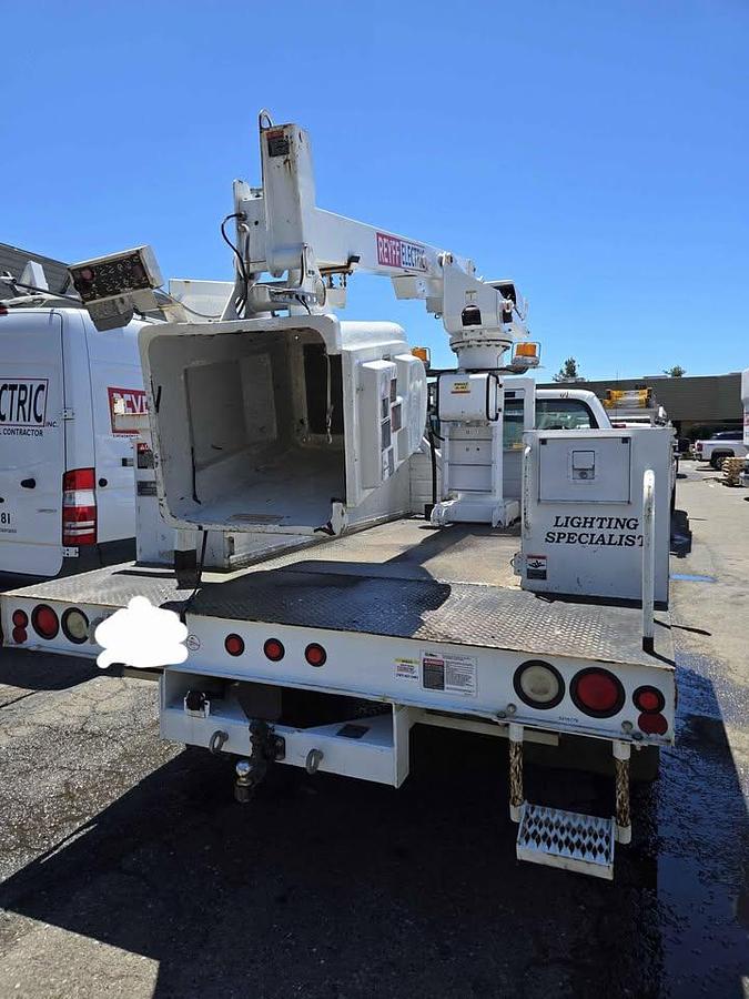 Used 2006 Ford F450 Super Duty Bucket Truck