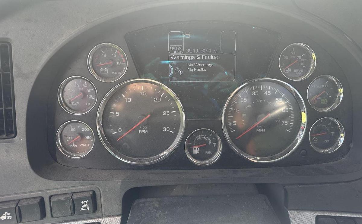 Used 2021 Kenworth W900 Day Cab Semi Truck