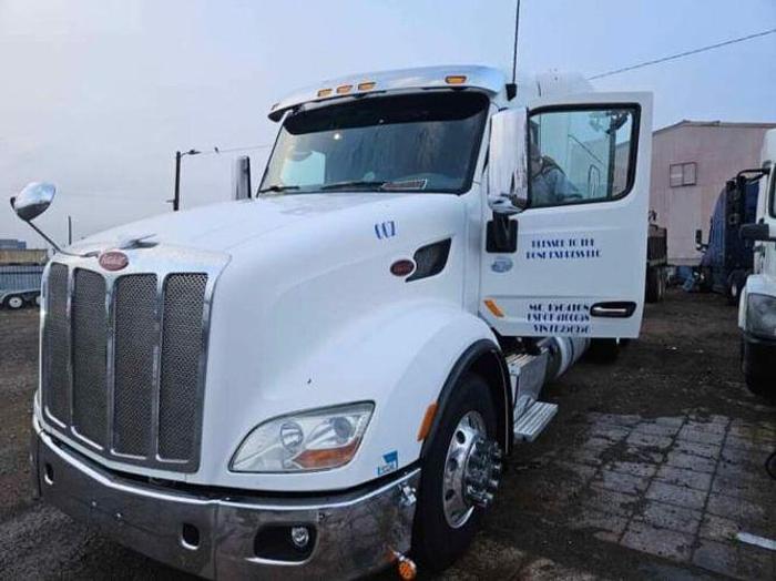 Used 2015 Peterbilt 579 Sleeper