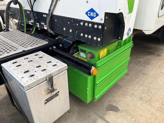 Used 2022 KENWORTH T880