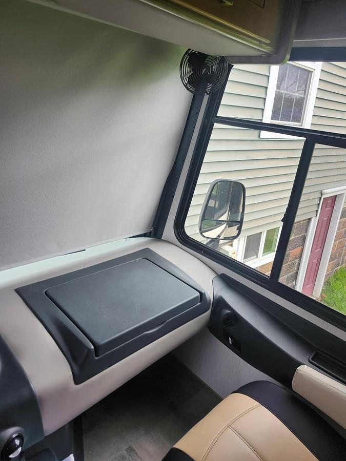 Used 2021 Coachmen Mirada 32SS