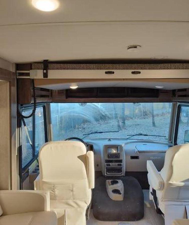 Used 2022 Winnebago Adventurer 29B Class A Motorhome
