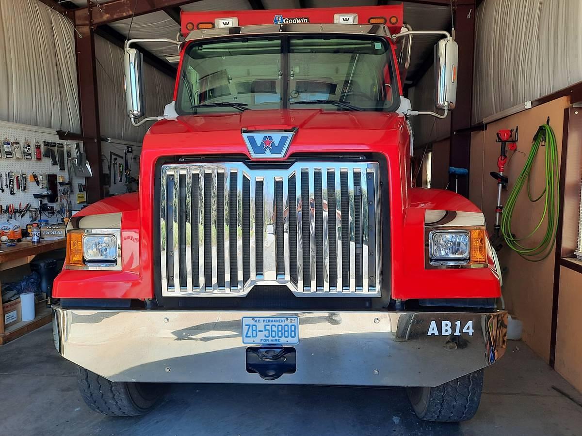 Used 2022 Western Star Tri-Axle Dump Truck