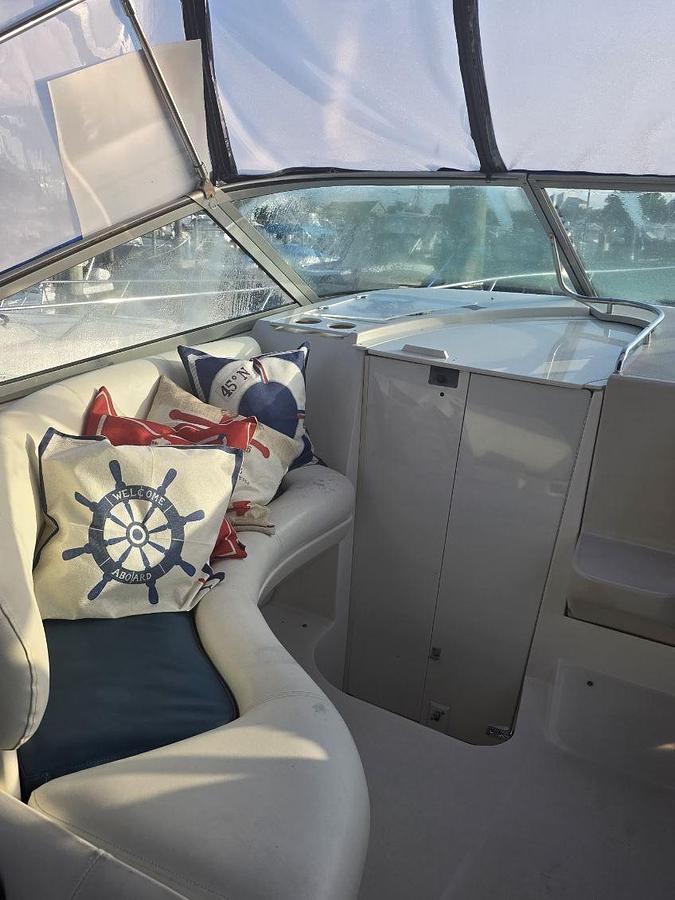 Used 1995 Regal 292 Commodore Express Cruiser