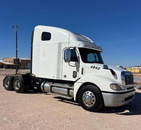 Used 2008 Freightliner COLUMBIA 120