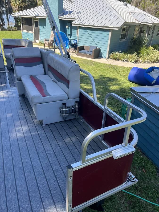 Used 2022 16 ft Tri-Toon Pontoon Tracker Boat