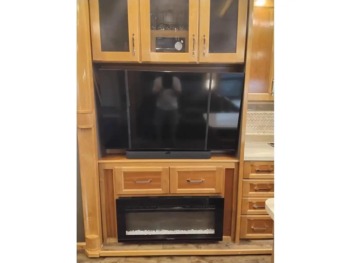 Used 2018 Vanleigh Beacon 39GBB Fifth Wheel