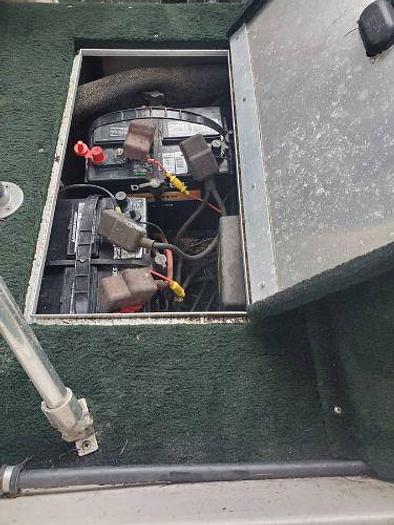 Used 2000 Crestliner Superhawk 1700 with Trailer