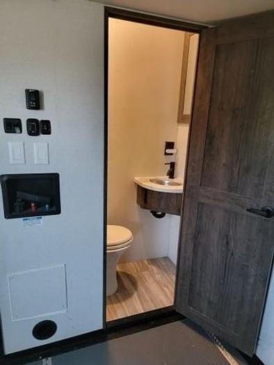 Used 2022 Alliance RV Valor 40V13