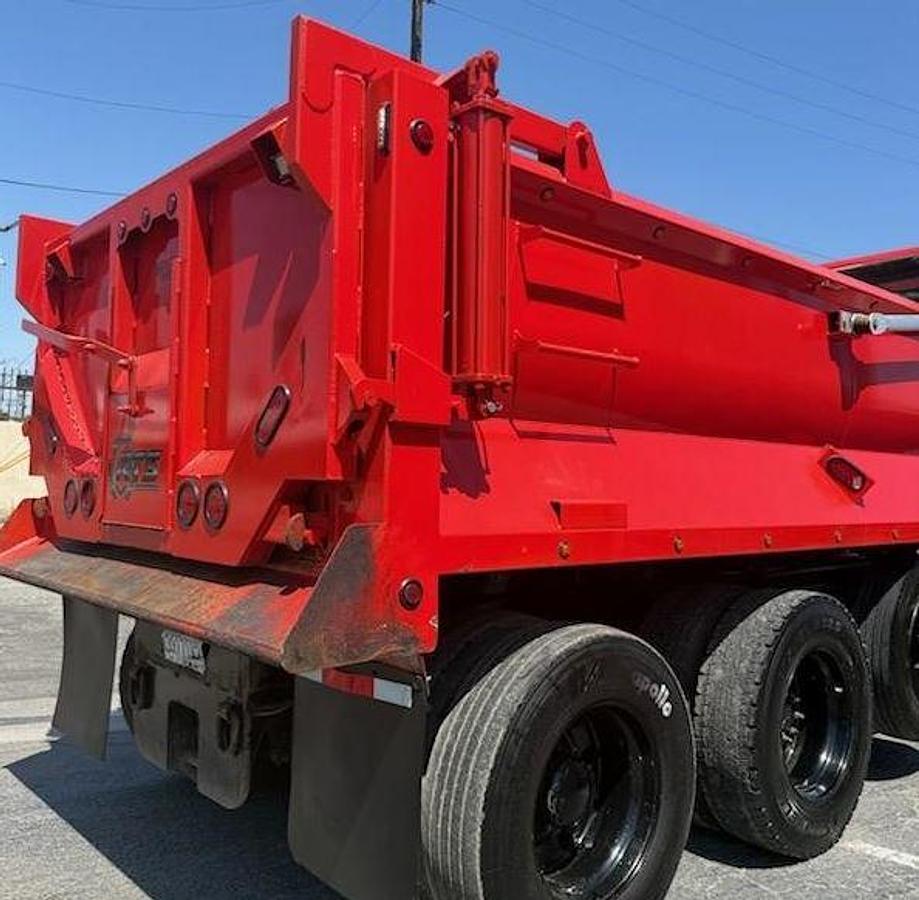 Used 2015 Peterbilt 579 End Dump Truck
