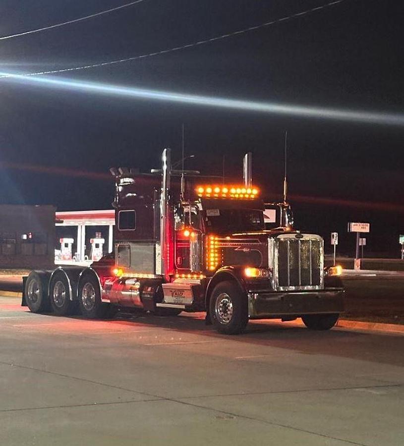 Used 2019 Peterbilt 389