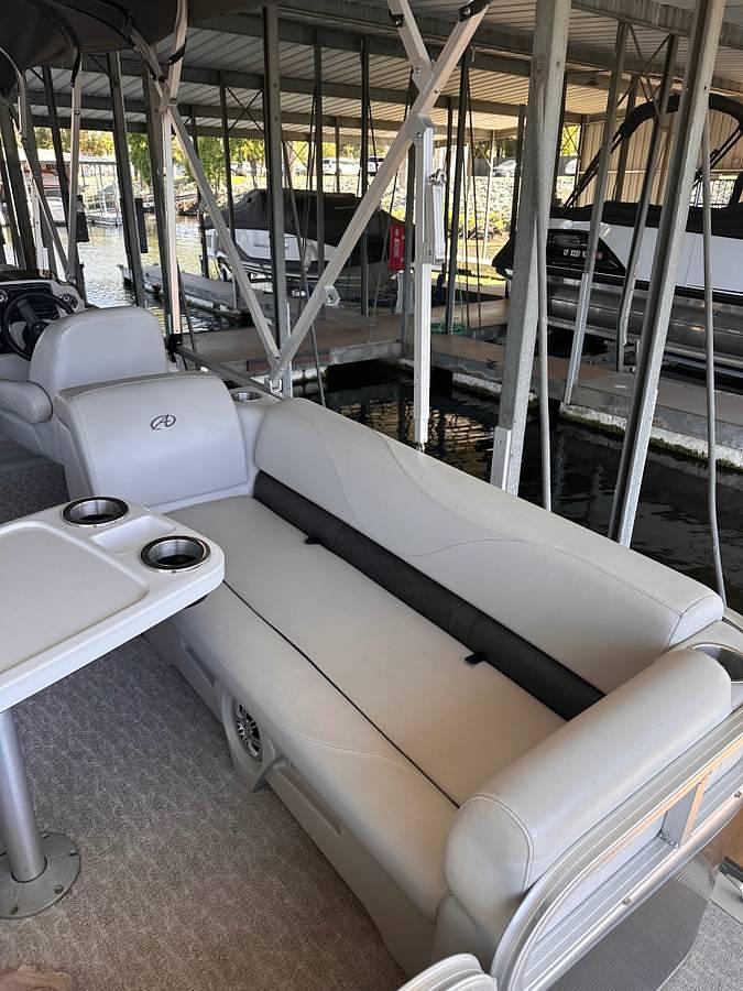 Used 2020 Avalon Venture