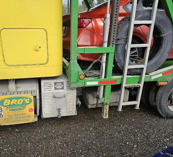 Used 1999 Freightliner FLD120