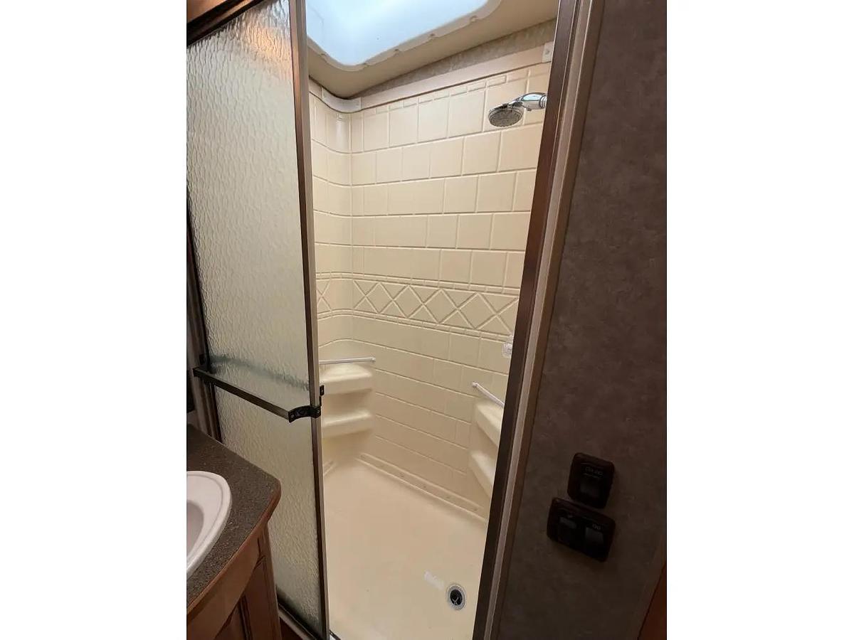 Used 2010 Winnebago Journey Express 34y