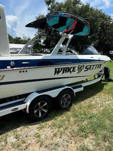 Used 2012 Malibu Wakesetter 23 LSV
