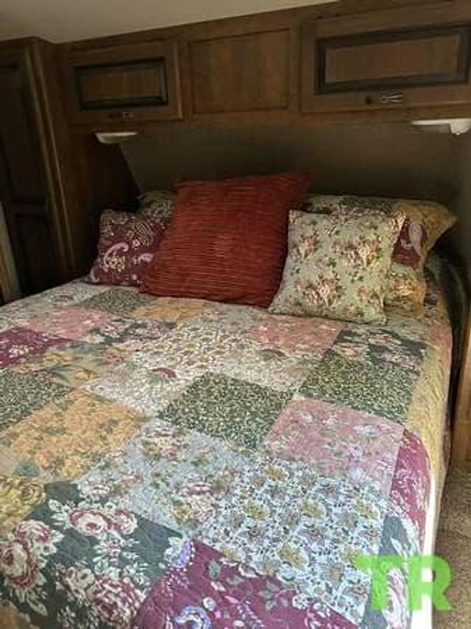 Used 2015 CrossRoads ReZerve Fifth Wheel