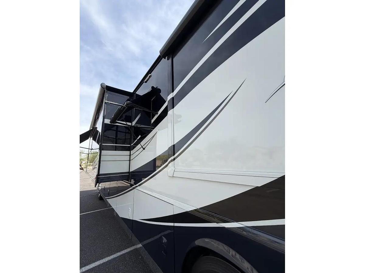 Used 2015 Winnebago Itasca Ellipse 42HD