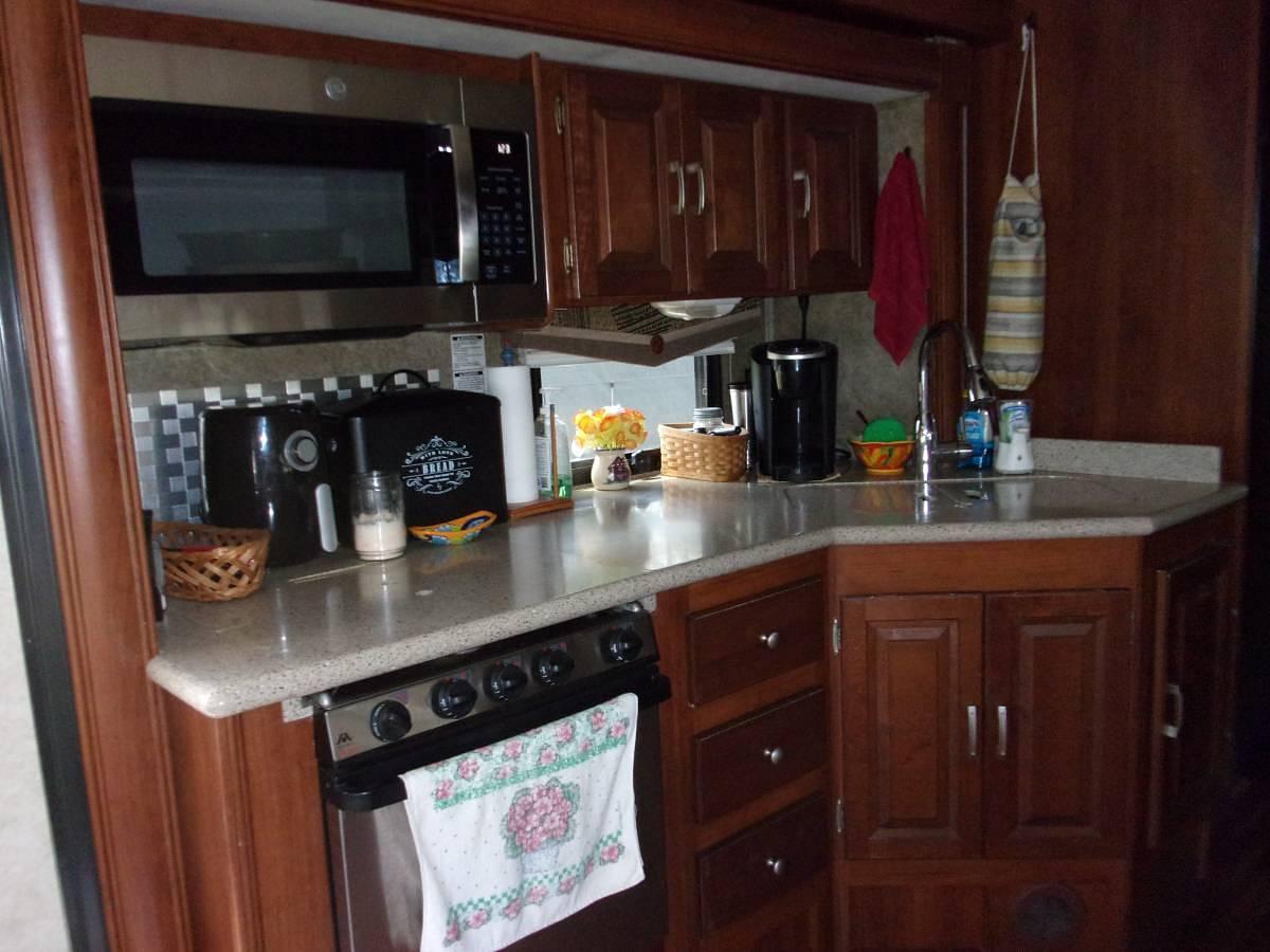 Used 2014 Forest River Georgetown 328TSF