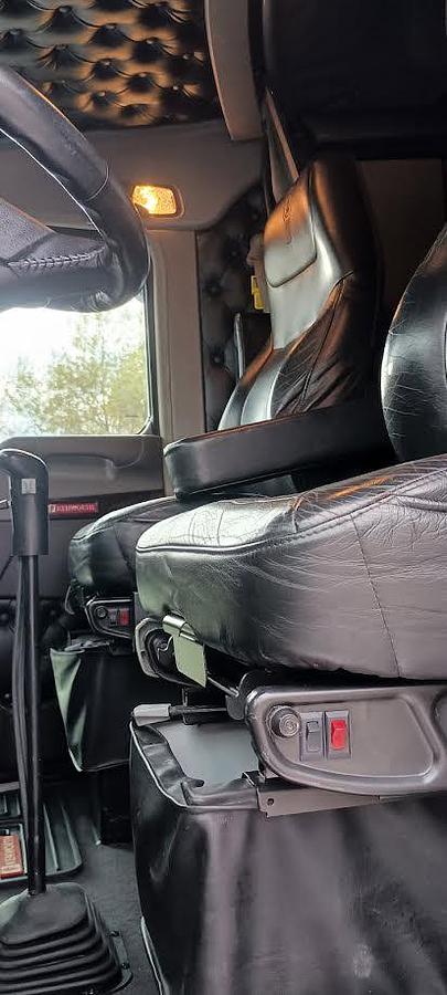 Used 2022 Kenworth W900L Sleeper Semi Truck