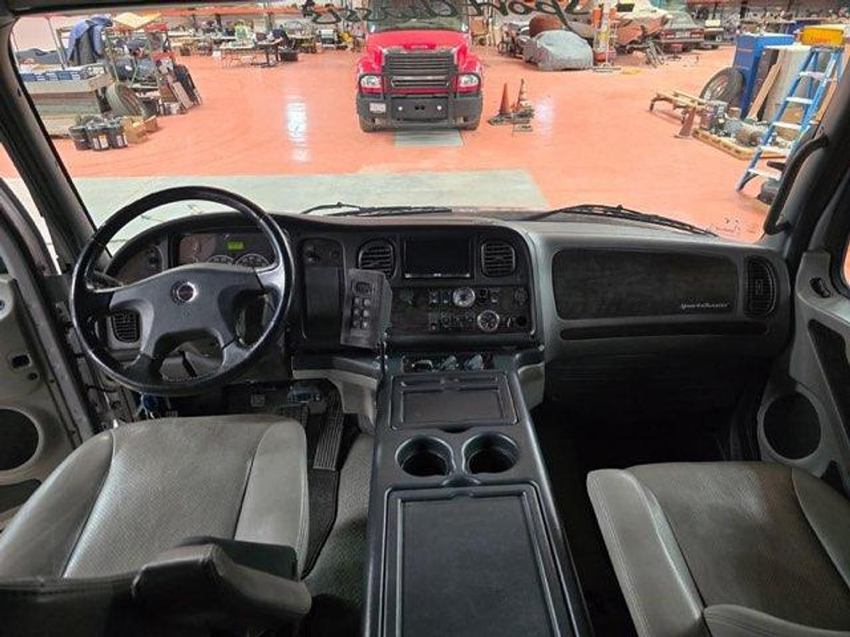 Used 2014 Freightliner LH7 With Trailer