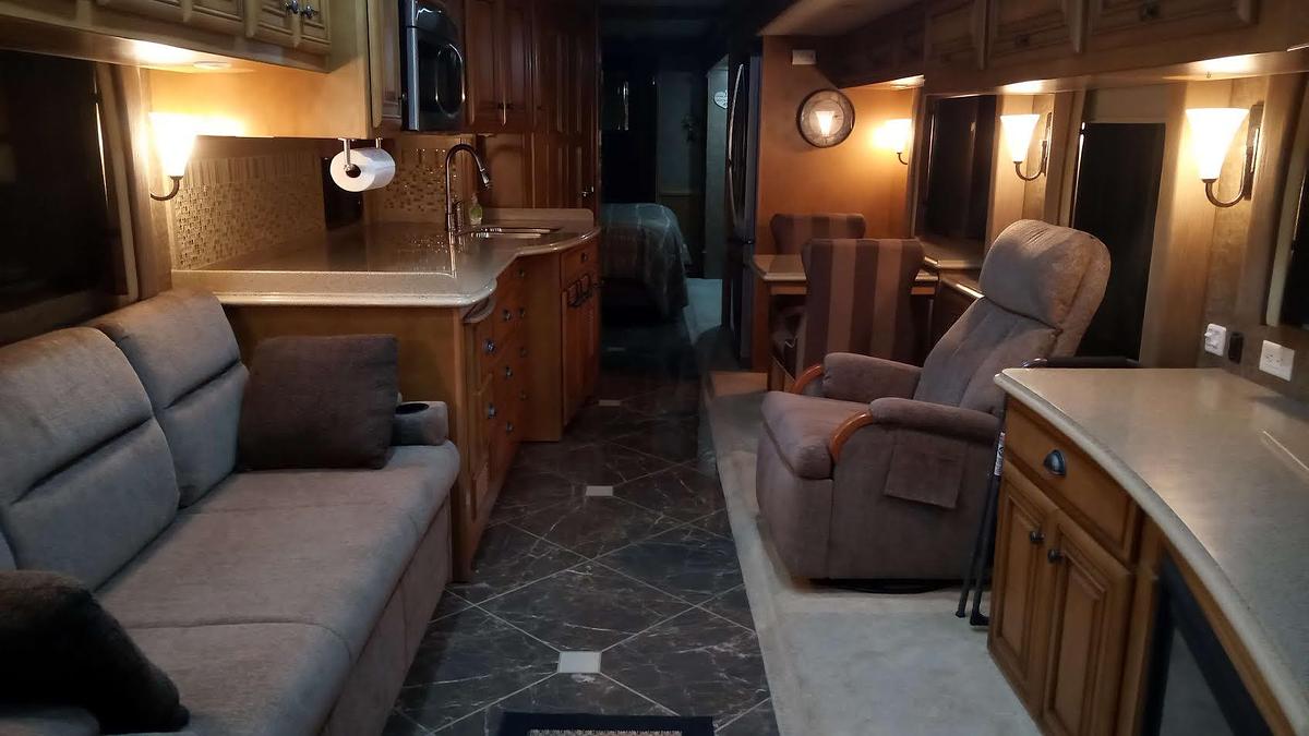 Used 2013 Newmar Dutch Star 4318