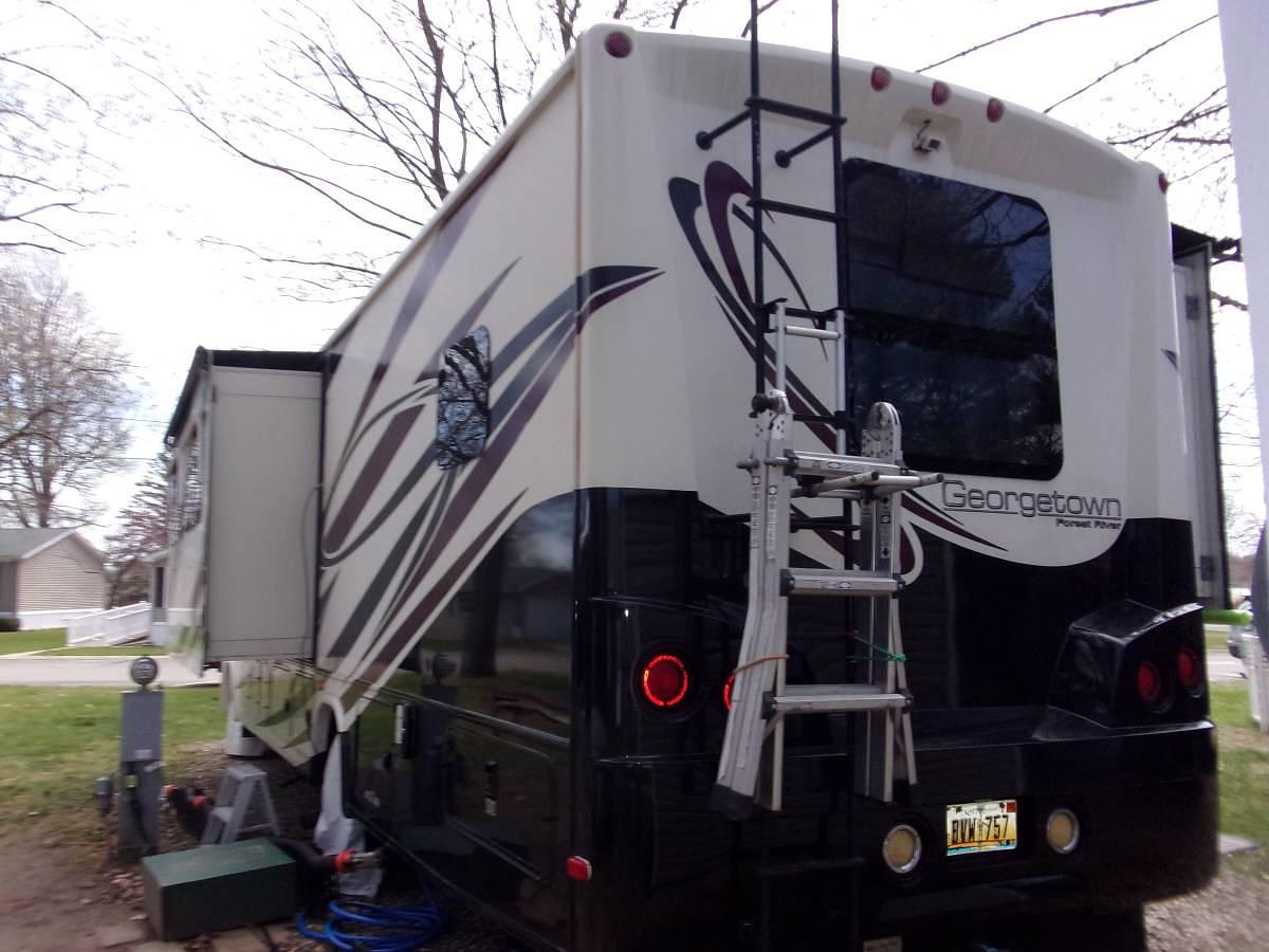 Used 2014 Forest River Georgetown 328TSF