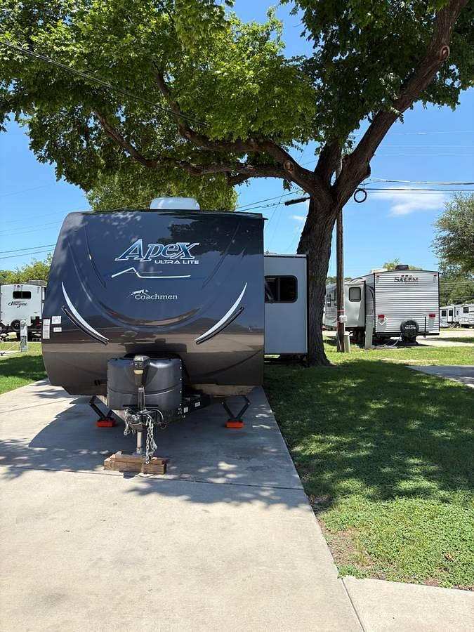 Used 2018 Coachmen Apex Travel Trailer
