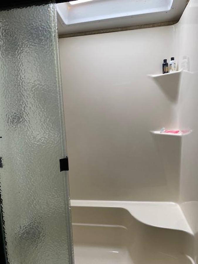 Used 2012 Keystone Montana Hickory Edition 33582RL Fifth Wheel