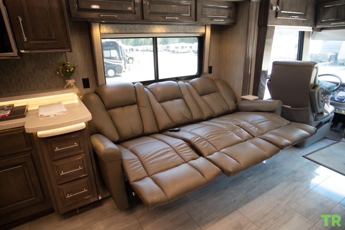 Used 2020 Entegra Aspire 44R | 450 HP Cummins Diesel | Bath & Half | Luxury Coach | Only 16,000 Miles