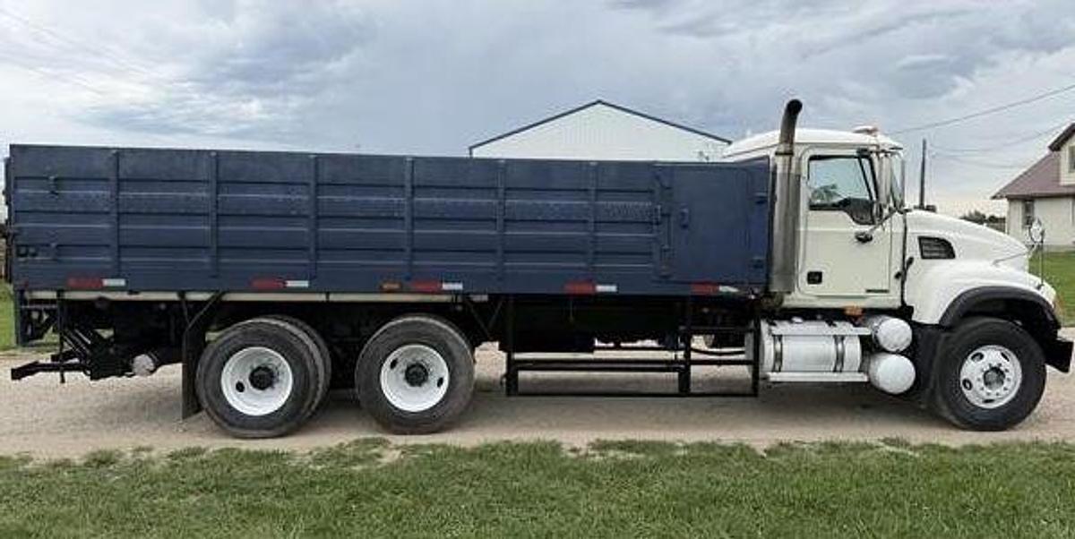 Used 2007 Mack Granite CV713