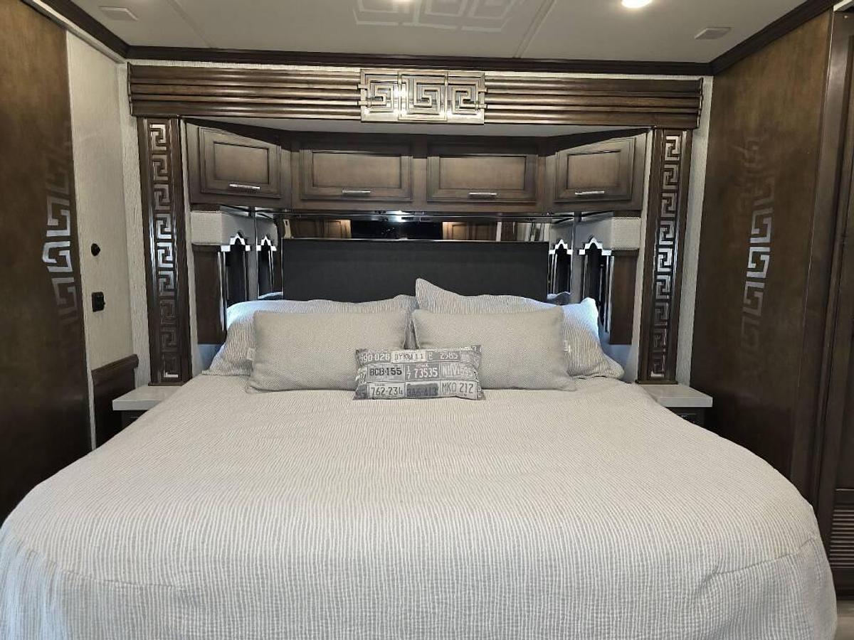 Used 2022 Newmar Ventana 4369