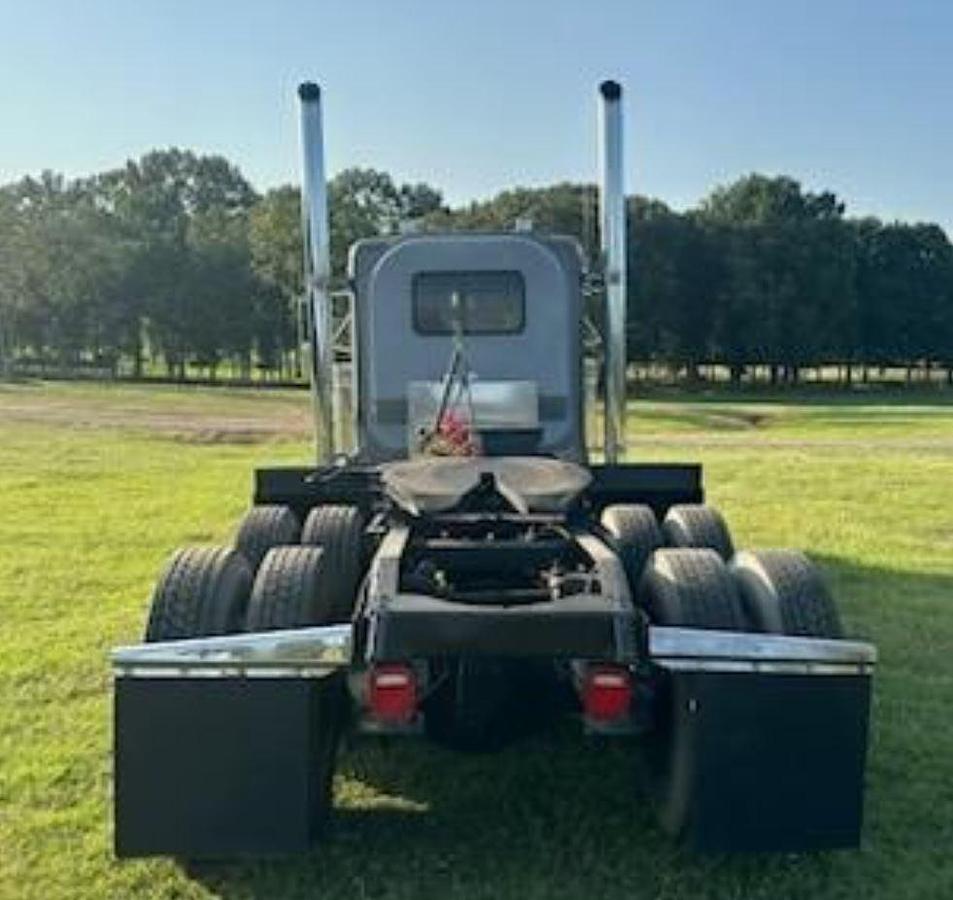 Used 2002 Peterbilt 379 Day Cab Semi Truck
